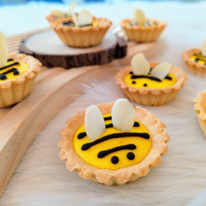 Chocolate Bee Cheese Tart 12 pieces