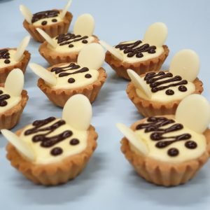 Chocolate Bee Cheese Tarts (15 pcs)