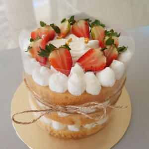 Strawberry Naked DIY Cake